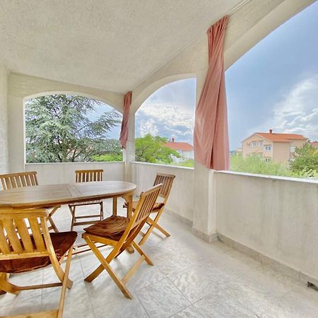 Family Apartments Viva Close To The Beach Крк Экстерьер фото