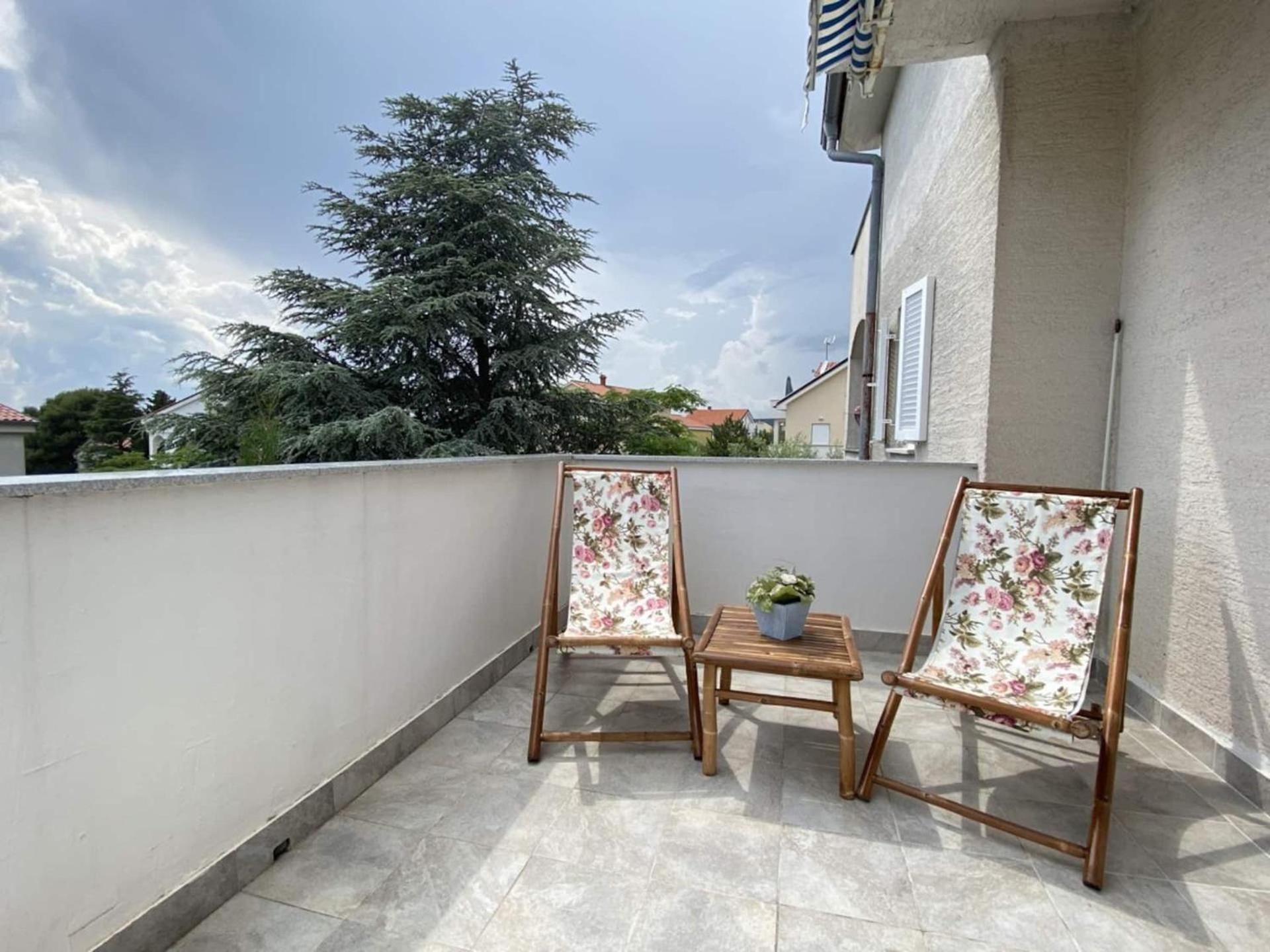 Family Apartments Viva Close To The Beach Крк Экстерьер фото