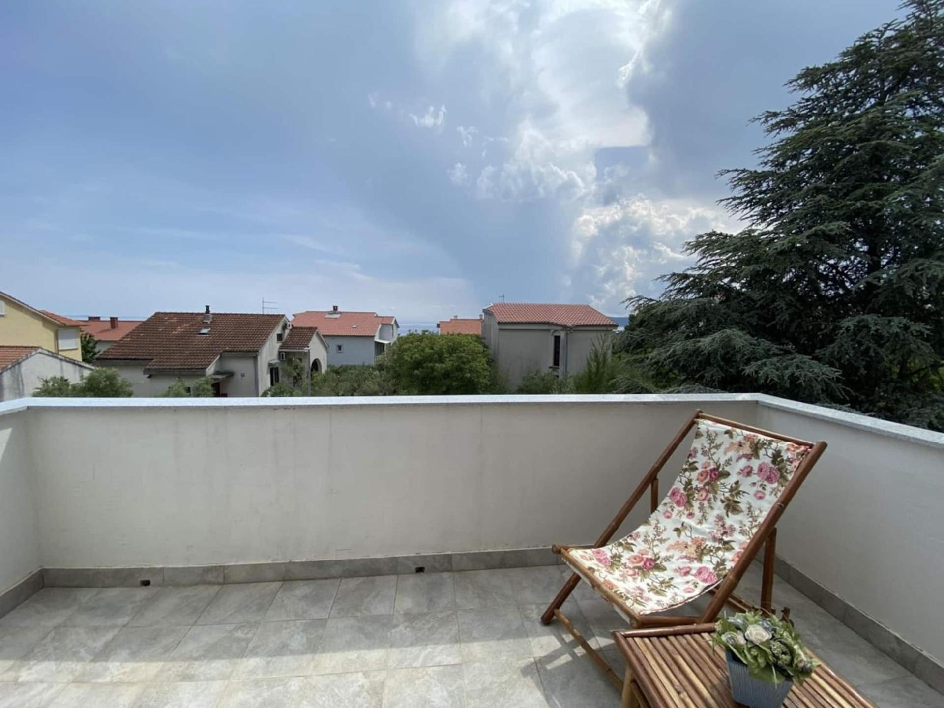 Family Apartments Viva Close To The Beach Крк Экстерьер фото